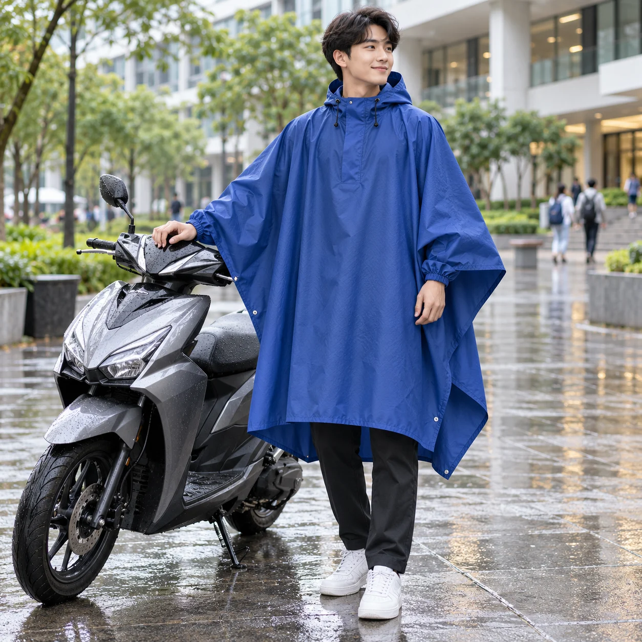 Áo Mưa Cánh Dơi Xanh Biển Vải Dù Tổ Ong với người mẫu Việt Nam